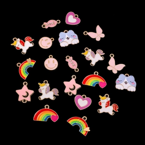 Ciondoli smaltati a forma di unicorno arcobaleno e cuore per gioielli fai da te