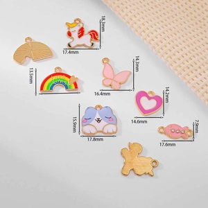 Set di 10 ciondoli smaltati colorati a forma di cuore e arcobaleno per gioielli fai da te