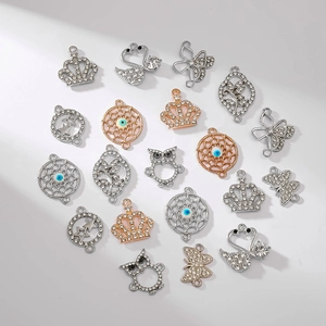 Mix aus hohlen Kronen und Evil Eye Legierungsanhängern mit Steinchen für DIY Schmuck