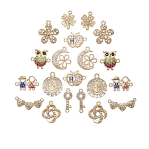Vergoldete Legierungsanhänger-Set mit Blumen und Schlüsseln für DIY Schmuckherstellung