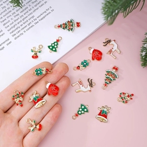 Set ciondoli natalizi smaltati con renne e alberi per creazione gioielli fai-da-te