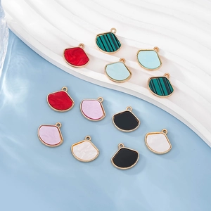 Set of 10 vintage luxury fan shaped alloy pendants with colorful enamel for DIY jewelry