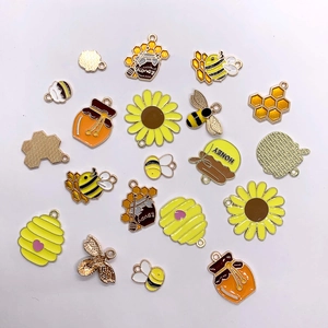 Colgantes de esmalte de abeja y panal con girasoles para creación de joyas DIY