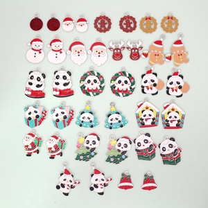 Pendentifs de Noël en Alliage Émail Panda Père Noël Bonhomme de Neige Renne Bonhomme de Pain d'Épice Arbre Cloche Couronne DIY Bijoux Accessoires