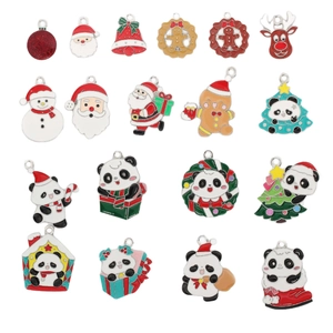 Lot de 19 breloques de Noël en émail assorties avec figurines de renne et de panda