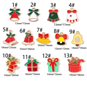Detaillierter Katalog mit 13 bunten Weihnachts-Emaille-Anhängern und Maßangaben