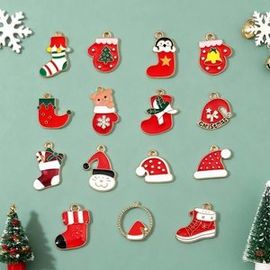 Breloques de Noël en Alliage Émail pour Création de Bijoux DIY Bonnet de Noël Chaussette Gant Pendentif pour Collier Boucle