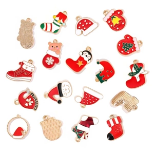 Set de breloques de Noël en émail avec chaussettes, chapeaux et gants pour bijoux