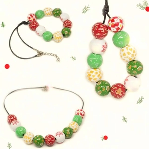 Christmas beaded jewelry set with red and green patterns of snowflakes and trees