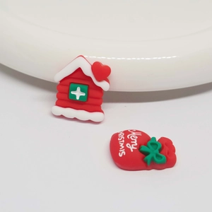 Lindos adornos de resina navideña con casa roja y bolsa de regalo para manualidades DIY