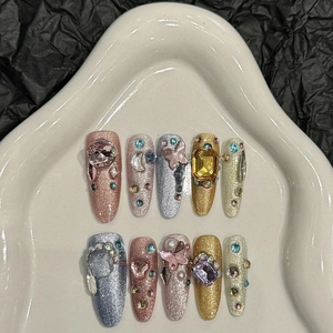 Faux Ongles Stiletto Faits à la Main Luxe Papillon 3D Strass Künstliche Perle Décoration Œil de Chat Paillettes Faux Ongles Femme