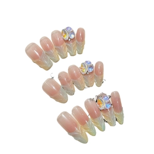 Faux ongles fait main Rainbow Macchiato avec fleurs 3D sculptées et strass brillants
