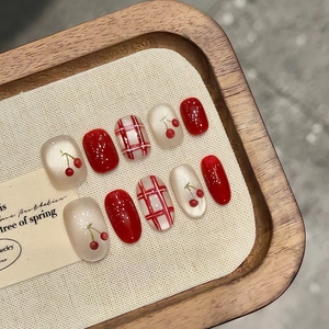 Faux Ongles à Presser Faits à la Main Cerise Rouge Damiers Courts Ovales Brillants Avec Kit Colle pour Femme Manucure Mode