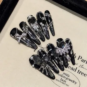 Faux Ongles à Presser Faits à la Main Luxe Sombre Noir Stiletto Zirconia Strass Papillon 3D Rose Gothique Ongles Longs