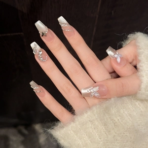 Handgefertigte Cat-Eye-Nägel zum Aufdrücken mit 3D-Schmetterlingen und Perlenform