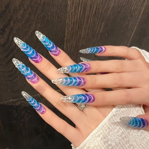Faux ongles spirale 3D galaxie avec dégradé bleu-violet et 10 pièces de forme stiletto