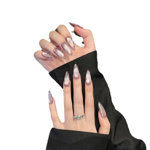 Faux ongles press-on œil de chat violet brillant forme amande avec motifs fleurs