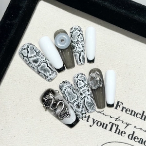 Handgefertigte Lange Coffin Künstliche Fingernägel Schlangenmuster Silber Drachen Anhänger Strass Dark Punk Stil Damen