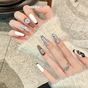 Lange Sargnägel mit Schlangenmuster und 3D-Drachenanhängern im coolen Punk-Stil-Set