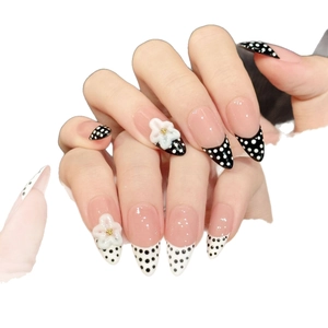 Faux ongles rose et noir à pois avec fleurs 3D et pointes French pour femmes