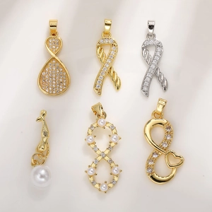 Détail de breloques infini et perles sirène avec incrustation de zircon pour bijoux DIY