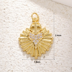 Goldener Sonnenstrahl-Anhänger mit Kristallherz und Kreuz-Detail, Größe 2,4cm x 1,8cm