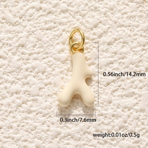 Pendente ramo di corallo in rame con anello dorato per creazione gioielli