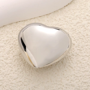 Polished silver 3D heart pendant made of gold-plated copper for DIY jewelry making