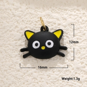 Pendentif chat noir minimaliste avec accents dorés pour la création de bijoux DIY