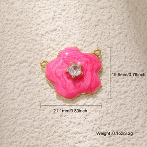 Gold plated daisy flower charm with pink enamel and zircon stone, 19.8x21.1mm size