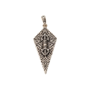 Pendentif flèche vintage en argent avec motifs vajra en relief et finition vieillie