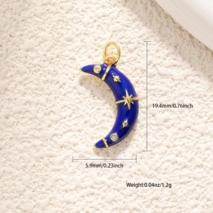 18k vergoldeter Mondanhänger mit blauer Emaille, goldenen Sternen und Zirkonia Steinen