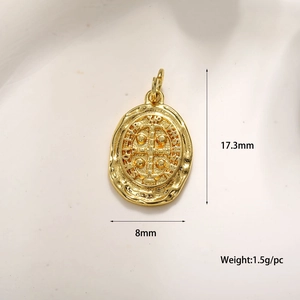 Detailweergave van de gouden Sint-Benedictus medaille hanger met precieze afmetingen