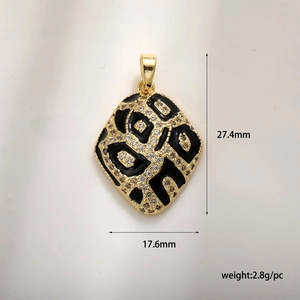Leoparden-Herzanhänger aus vergoldetem Kupfer mit Maßen 27,4mm x 17,6mm
