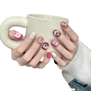 Handgemachte 3D Kunstnägel kurz mit Donut-, Katzen- und rosa Blumen-Design für Damen