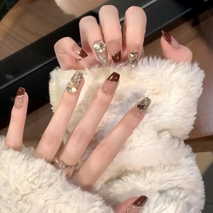 Faux Ongles Français Rouge Vin Faits à la Main Luxe Design Cœur Strass Long Cercueil Ensemble pour Femme Fête Manucure