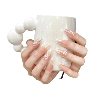 Handgefertigte Aurora-Nägel zum Aufkleben mit floralem Design und Ballerina-Form