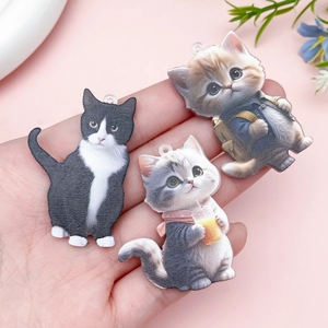 Tres lindos colgantes de gato acrílicos para bolsos DIY o coches, estilos variados