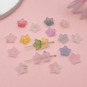 Cuentas de flores de cerezo en acrílico mate con alfileres dorados para joyería DIY