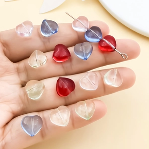Handheld 10mm colorful transparent heart-shaped glass beads for DIY jewelry making