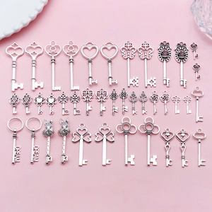Vintage Alloy Key Pendants Antique Silver Hollow Heart Crown Design Key Charms For DIY Jewelry Making Necklaces Accessories