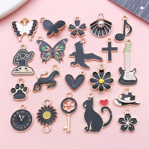 Breloques en Émail Noir DIY Pendentif en Alliage Seul Sans Chaîne Papillon Chat Cœur Fleur pour Collier Porte-Clés Fabrication de Bijoux
