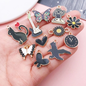 Lot de breloques émaillées noires DIY chat papillon et fleurs pour création de bijoux