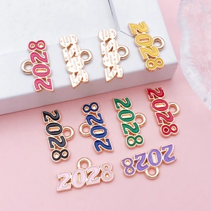 Bunte Emaille-Anhänger Jahrgang 2028 aus Legierung für DIY-Schmuck und Armbänder