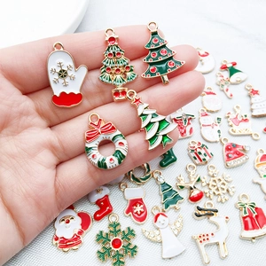 50 gemischte Weihnachts-Emaille-Anhänger wie Bäume und Nikoläuse für DIY-Schmuck
