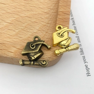 Détails de pendentifs chapeau de diplômé en or et bronze pour la création de bijoux DIY