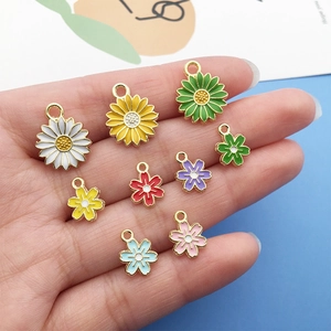 Bunte Blumenanhänger aus Legierung mit Emaille-Finish für die DIY-Schmuckherstellung