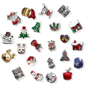Pendentifs en Alliage Émaillé de Noël Flocon de Neige Père Noël Renne Sapin de Noël Charms pour Fabrication de Bijoux DIY Décorations de Fête