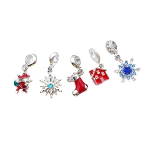 Weihnachtsanhänger Set mit Nikolaus und Schneeflocken für DIY Armbänder