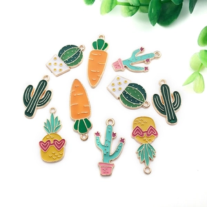 Détails de pendentifs émaillés colorés en forme de cactus de carotte et d'ananas pour bijoux